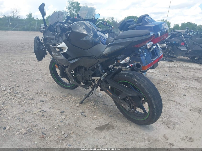 2022 Kawasaki Ninja VIN JKAEXKG1XNDAF4698 IAAI salvage auction — FRONT END, Junk Bill Of Sale Mv2459 (Wisconsin), sold $350 on 2026-07-15 (photo 3)