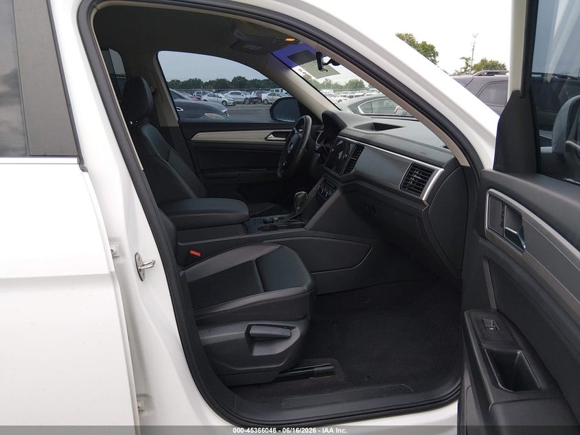 2019 Volkswagen Atlas VIN 1V2LR2CA6KC533635 IAAI salvage auction — REAR END, Salvage Title, sold $3,400 on 2026-08-01 (photo 5)