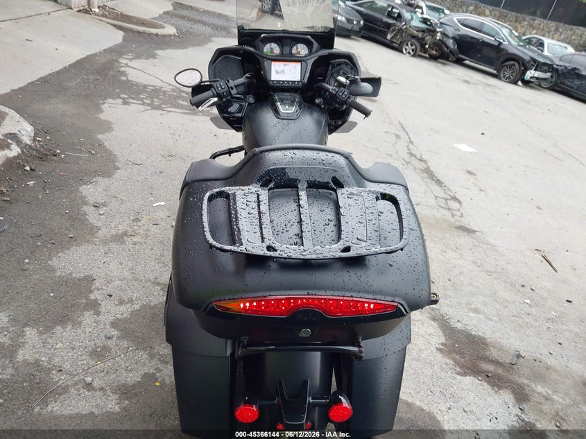 2023 Indian motorcycle co. Pursuit VIN 56KLDFRR1P3422285 IAAI salvage auction — SIDE, Wait Title, sold $9,200 on 2026-09-08 (photo 6)