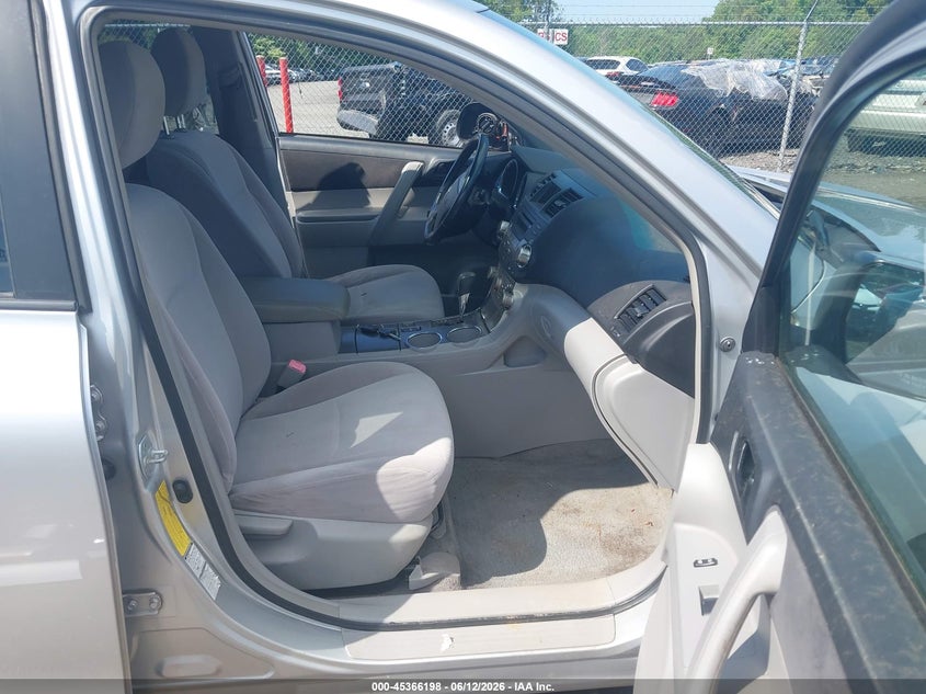 2009 Toyota Highlander VIN JTEES41A592117763 IAAI salvage auction — LEFT SIDE, Clear (Virginia), sold $1,325 on 2026-07-13 (photo 5)