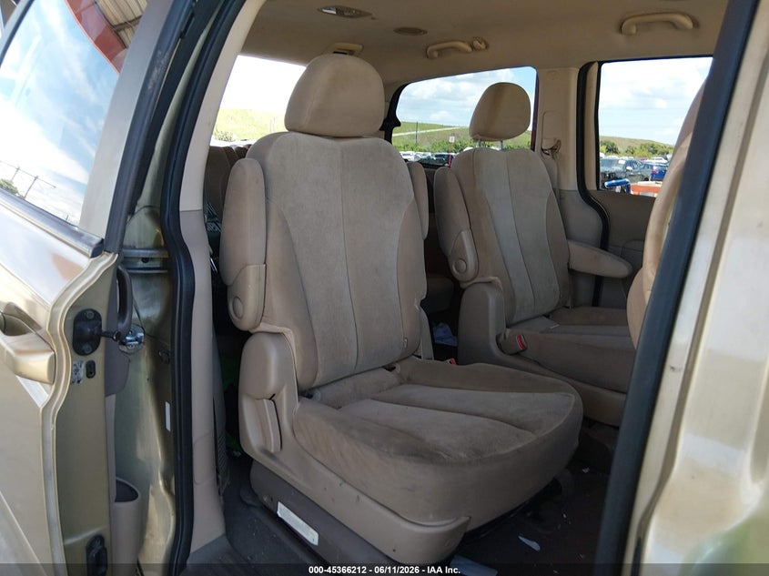 2011 Kia SEDONA VIN KNDMG4C79B6405044 IAAI salvage auction — RIGHT FRONT, Rebuildable (Florida), sold $425 on 2026-07-10 (photo 8)