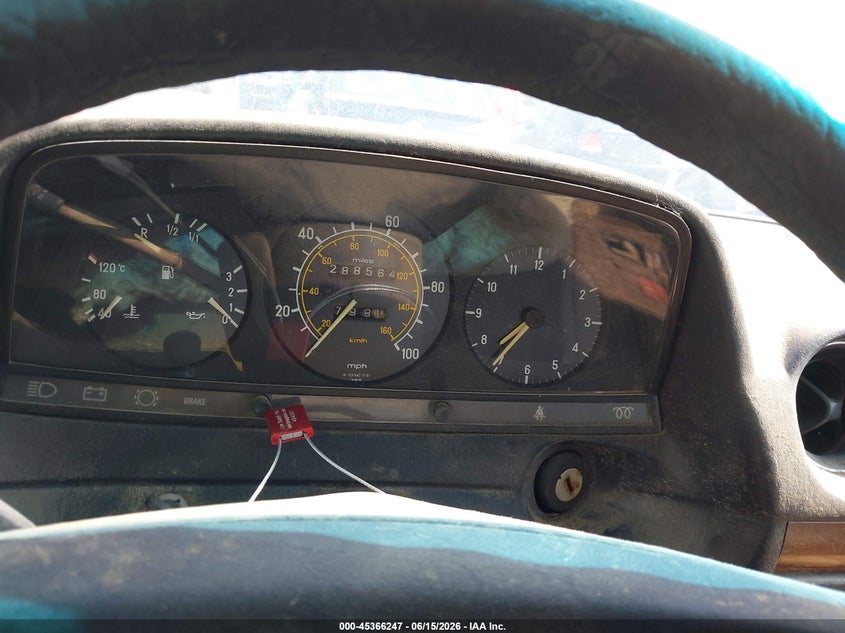 1983 Mercedes-benz 240 VIN WDBAB23A0DB390329 IAAI salvage auction — NORMAL WEAR, Rebuilt (Washington), sold $300 on 2026-07-28 (photo 7)