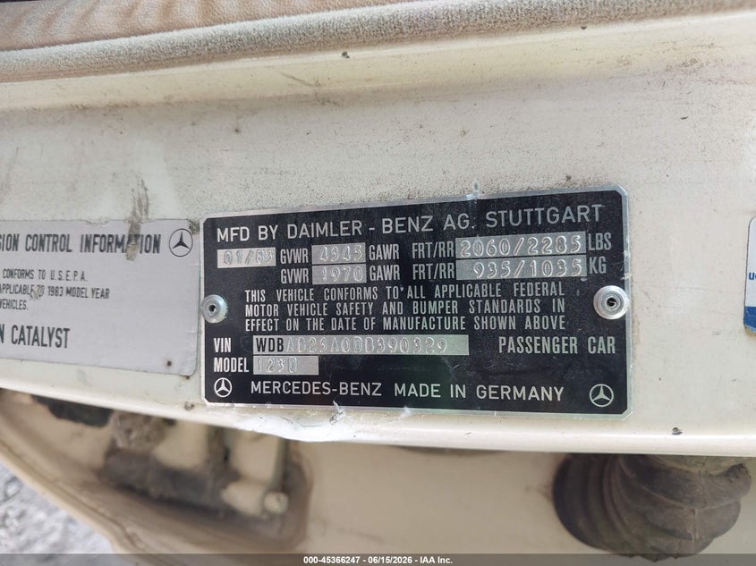 1983 Mercedes-benz 240 VIN WDBAB23A0DB390329 IAAI salvage auction — NORMAL WEAR, Rebuilt (Washington), sold $300 on 2026-07-28 (photo 9)