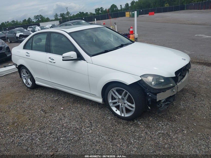2014 Mercedes-benz C-klasse VIN WDDGF4HB1ER310967 IAAI salvage auction — FRONT & REAR, Salvage (South Carolina), sold $825 on 2026-07-22 (photo 1)
