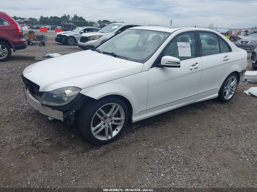 2014 Mercedes-benz C-klasse VIN WDDGF4HB1ER310967 IAAI salvage auction — FRONT & REAR, Salvage (South Carolina), sold $825 on 2026-07-22 (photo 2)