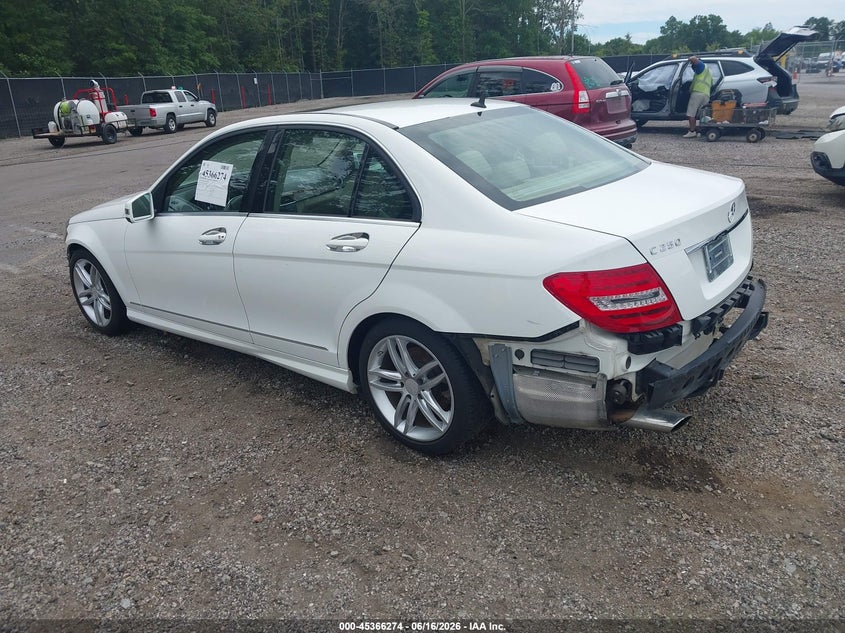 2014 Mercedes-benz C-klasse VIN WDDGF4HB1ER310967 IAAI salvage auction — FRONT & REAR, Salvage (South Carolina), sold $825 on 2026-07-22 (photo 3)