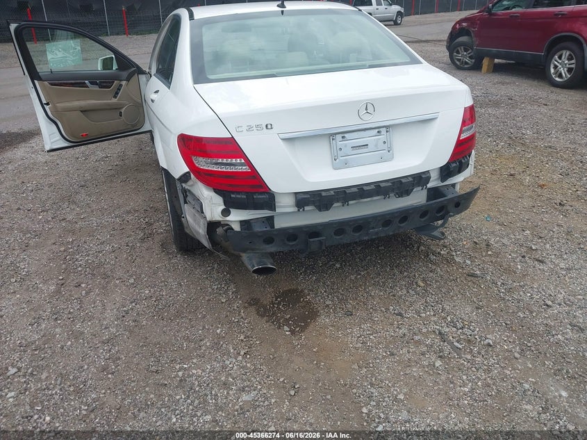 2014 Mercedes-benz C-klasse VIN WDDGF4HB1ER310967 IAAI salvage auction — FRONT & REAR, Salvage (South Carolina), sold $825 on 2026-07-22 (photo 6)