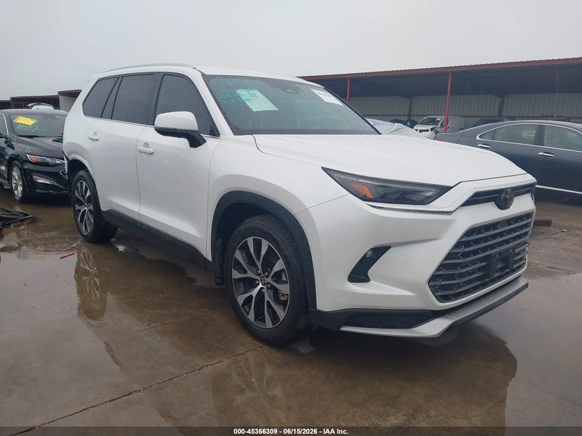 2024 Toyota Highlander VIN 5TDADAB59RS003822 — IAAI salvage auction photo