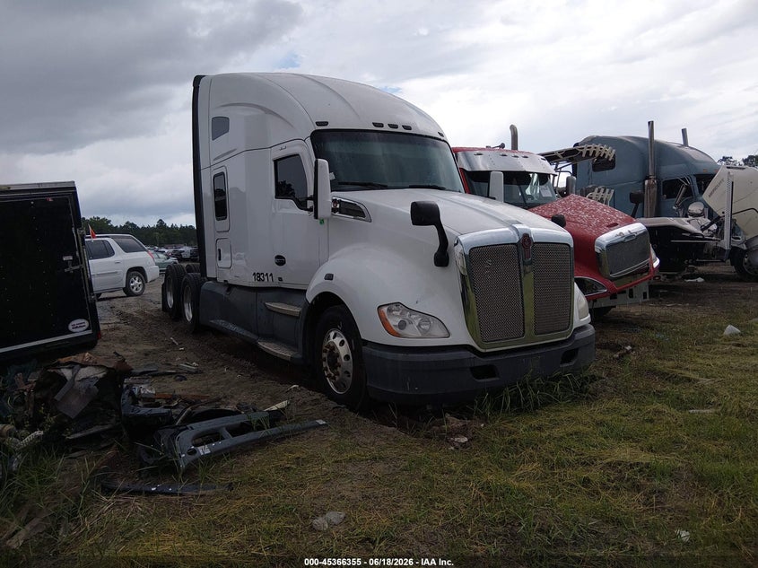 2017 Kenworth T680 VIN 1XKYDP9X2HJ126905 IAAI salvage auction — REPOSSESSION, Clear (South Carolina), sold $10,350 on 2026-08-12 (photo 1)
