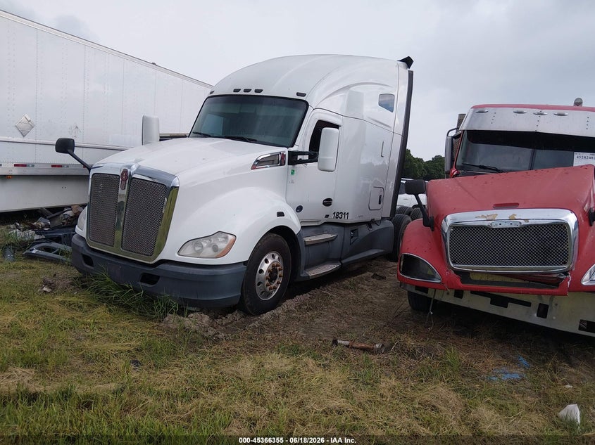 2017 Kenworth T680 VIN 1XKYDP9X2HJ126905 IAAI salvage auction — REPOSSESSION, Clear (South Carolina), sold $10,350 on 2026-08-12 (photo 2)