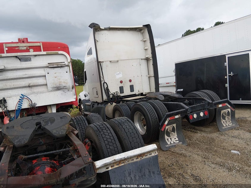 2017 Kenworth T680 VIN 1XKYDP9X2HJ126905 IAAI salvage auction — REPOSSESSION, Clear (South Carolina), sold $10,350 on 2026-08-12 (photo 3)