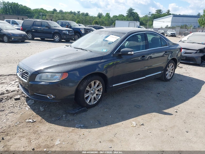 2011 Volvo S80 VIN YV1940AS2B1147018 IAAI salvage auction — NORMAL WEAR, Clear (Massachusetts), sold $375 on 2026-07-22 (photo 2)