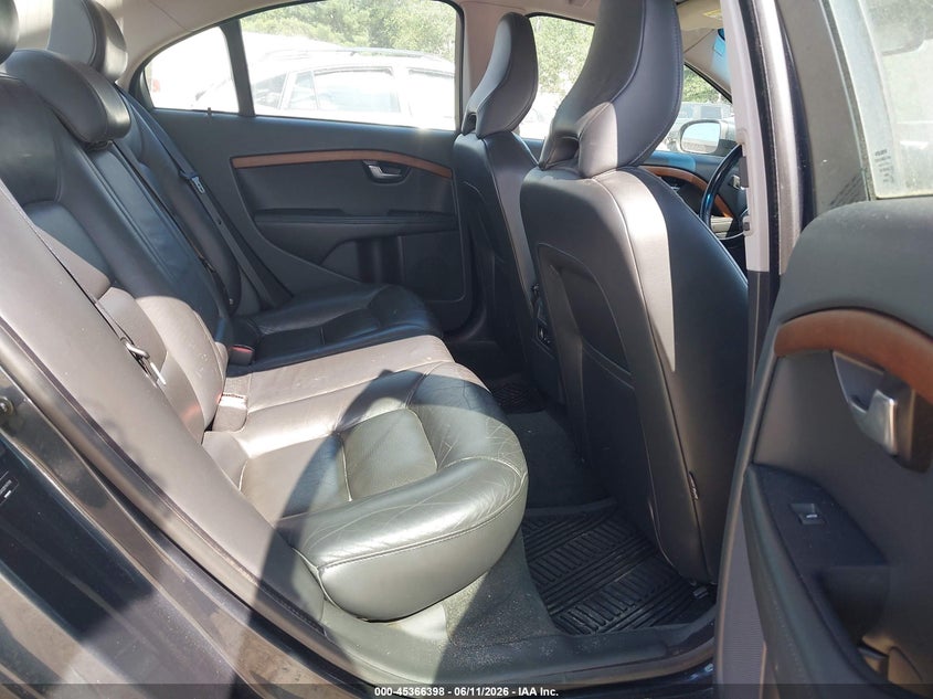 2011 Volvo S80 VIN YV1940AS2B1147018 IAAI salvage auction — NORMAL WEAR, Clear (Massachusetts), sold $375 on 2026-07-22 (photo 8)