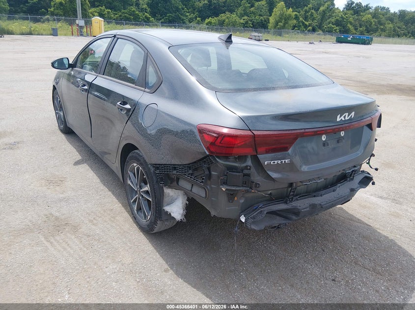 2022 Kia Forte VIN 3KPF24AD0NE445351 IAAI salvage auction — REAR END, Salvage Title, sold $3,050 on 2026-07-31 (photo 3)