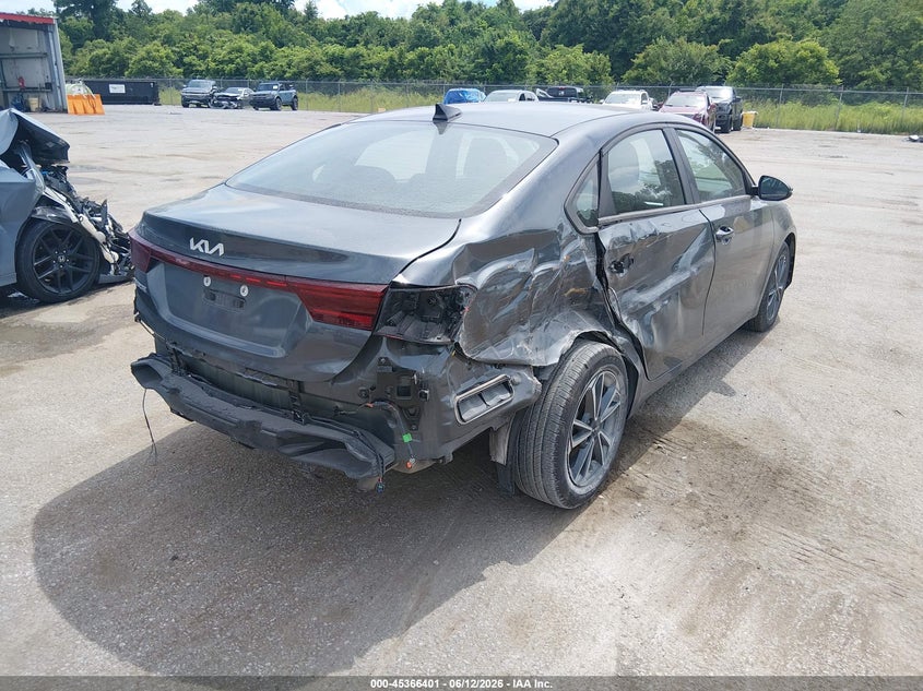 2022 Kia Forte VIN 3KPF24AD0NE445351 IAAI salvage auction — REAR END, Salvage Title, sold $3,050 on 2026-07-31 (photo 4)