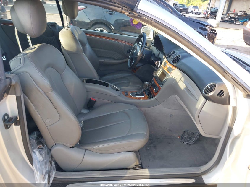 2007 Mercedes-benz Clk-klasse VIN WDBTK72F57T076869 IAAI salvage auction — REAR END, Salvage (Louisiana), sold $1,350 on 2026-07-28 (photo 5)