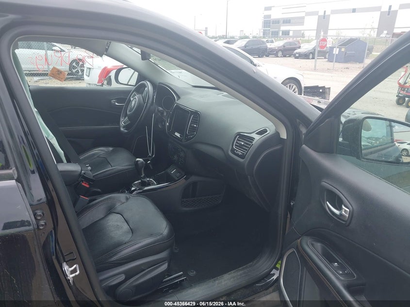 2019 Jeep Compass VIN 3C4NJCCB8KT667194 IAAI salvage auction — BIOHAZARD/CHEMICAL, Salvage (Texas), sold $2,250 on 2026-07-05 (photo 5)