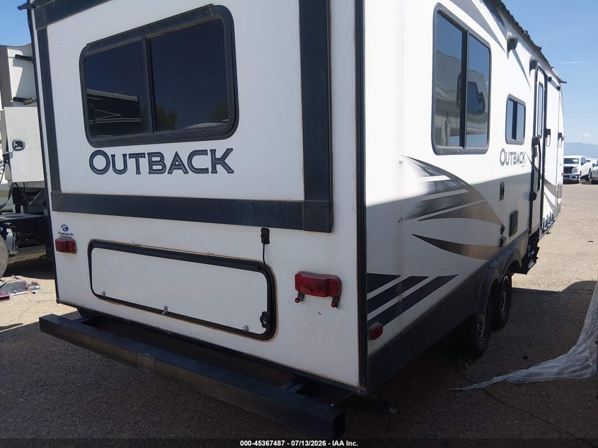 2020 Keystone Other VIN 4YDT24026LB450483 IAAI salvage auction — SIDE, Salvage (Arizona), sold $2,000 on 2026-07-29 (photo 4)