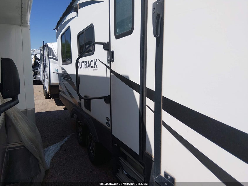 2020 Keystone Other VIN 4YDT24026LB450483 IAAI salvage auction — SIDE, Salvage (Arizona), sold $2,000 on 2026-07-29 (photo 8)