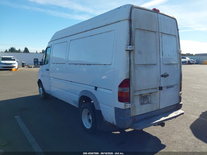 2004 Dodge Sprinter VIN WD2PD443345586103 IAAI salvage auction — NORMAL WEAR, Peddle Clear Public-Restricted (Oregon), sold $875 on 2026-07-14 (photo 3)