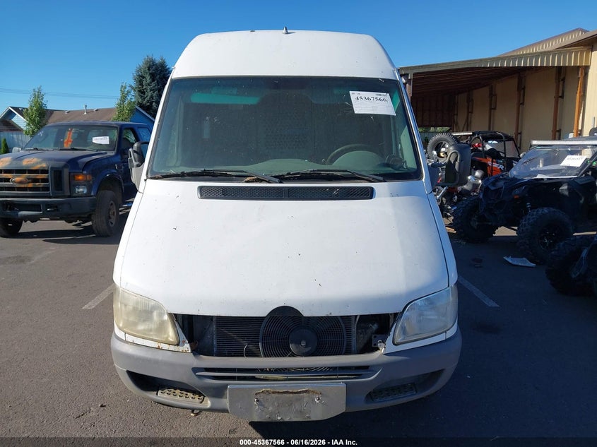 2004 Dodge Sprinter VIN WD2PD443345586103 IAAI salvage auction — NORMAL WEAR, Peddle Clear Public-Restricted (Oregon), sold $875 on 2026-07-14 (photo 6)