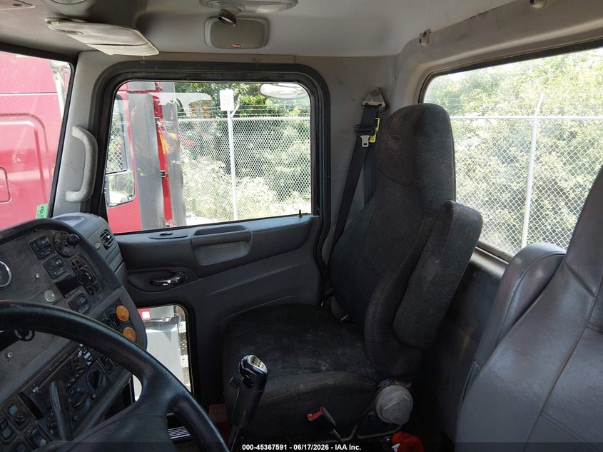 2017 Peterbilt 389 VIN 1XPXD79X6HD391315 IAAI salvage auction — NORMAL WEAR, Clear (Texas), sold $19,750 on 2026-07-29 (photo 7)