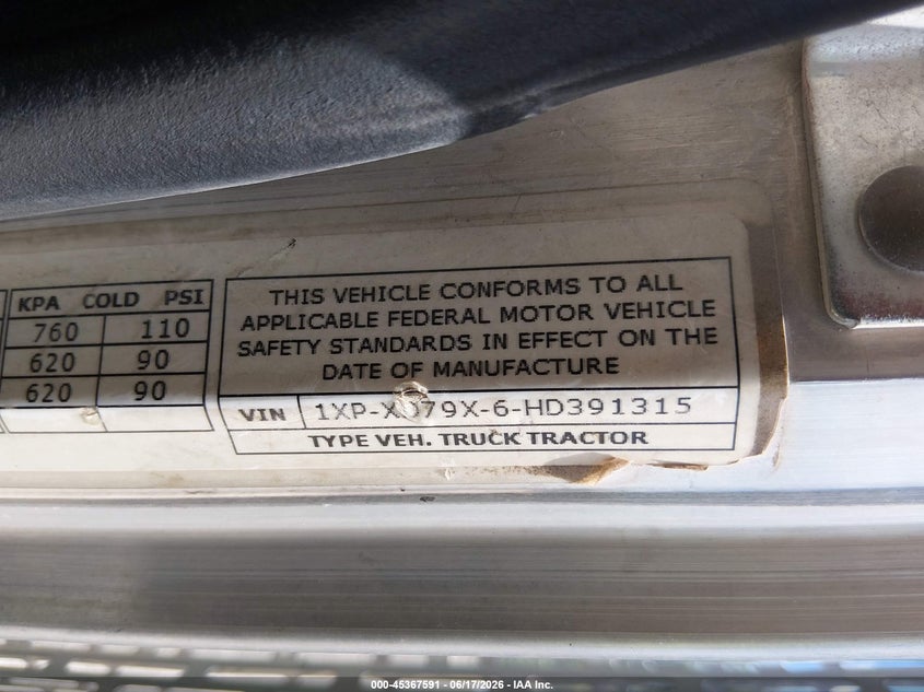 2017 Peterbilt 389 VIN 1XPXD79X6HD391315 IAAI salvage auction — NORMAL WEAR, Clear (Texas), sold $23,650 on 2026-07-08 (photo 8)