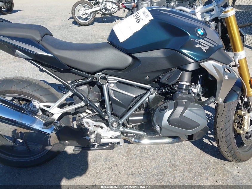 2020 BMW R 1250 VIN WB10J7301LZG71047 IAAI salvage auction — LEFT & RIGHT, Salvage (California), sold $4,000 on 2026-07-08 (photo 8)