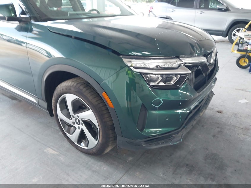 2025 Vinfast Vf 8 VIN RLLV1AEB7SH011896 IAAI salvage auction — FRONT END, Rebuildable (Florida), sold $4,800 on 2026-07-23 (photo 6)