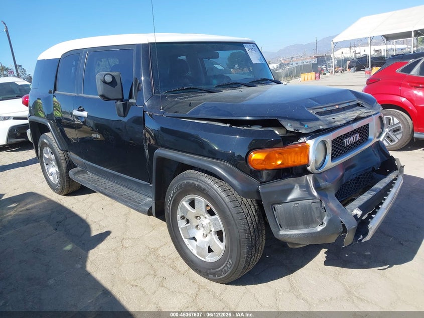 2007 Toyota Fj cruiser VIN JTEZU11F770012088 IAAI salvage auction — FRONT END, Salvage (California), sold $2,500 on 2026-07-08 (photo 1)