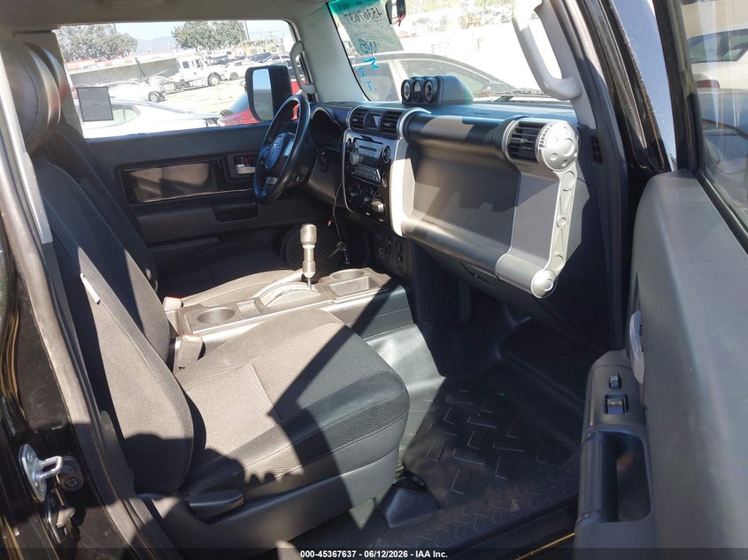 2007 Toyota Fj cruiser VIN JTEZU11F770012088 IAAI salvage auction — FRONT END, Salvage (California), sold $2,500 on 2026-07-08 (photo 5)