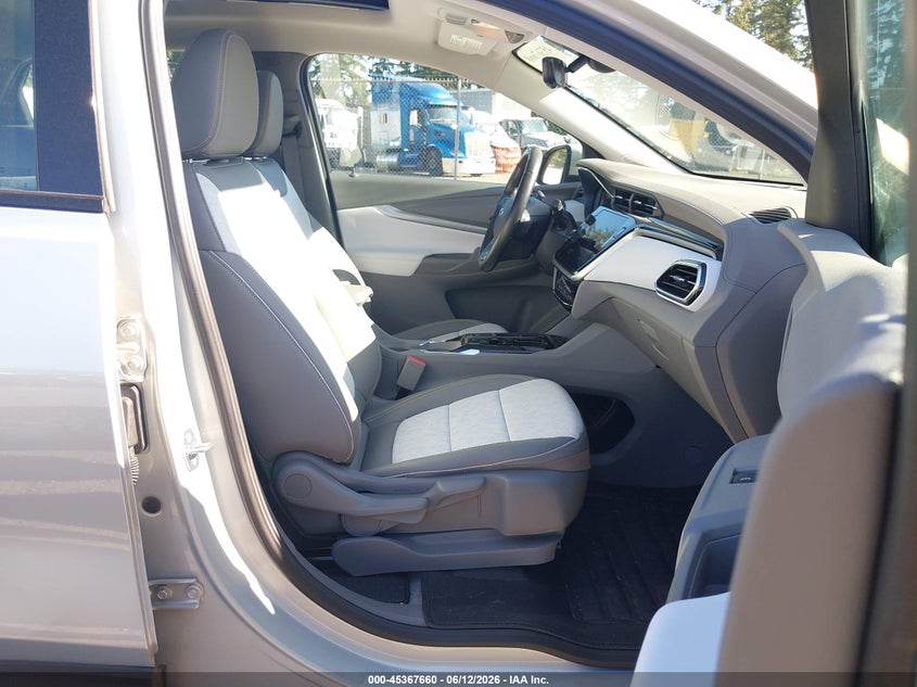2023 Chevrolet Bolt euv VIN 1G1FZ6S0XP4175948 IAAI salvage auction — REAR END, Bill Of Sale (Washington), sold $8,000 on 2026-07-09 (photo 5)