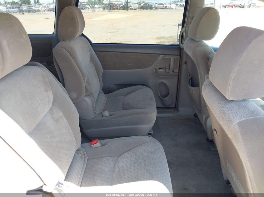 2010 Toyota Sienna VIN 5TDKK4CC4AS343604 IAAI salvage auction — REAR END, Salvage (California), sold $1,100 on 2026-07-29 (photo 8)