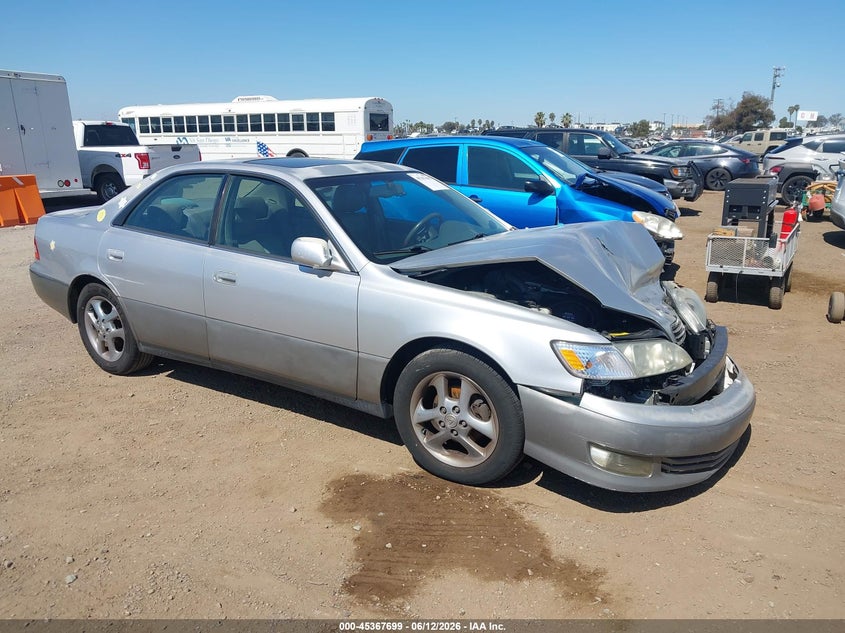 2001 Lexus ES VIN JT8BF28G710333476 IAAI salvage auction — FRONT END, Salvage (California), sold $275 on 2026-07-31 (photo 1)