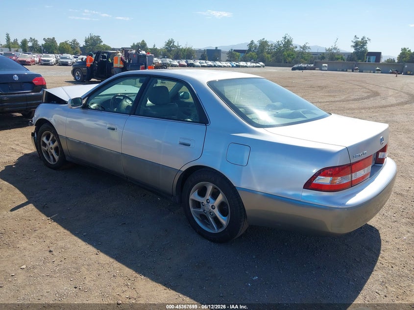 2001 Lexus ES VIN JT8BF28G710333476 IAAI salvage auction — FRONT END, Salvage (California), sold $275 on 2026-07-31 (photo 3)