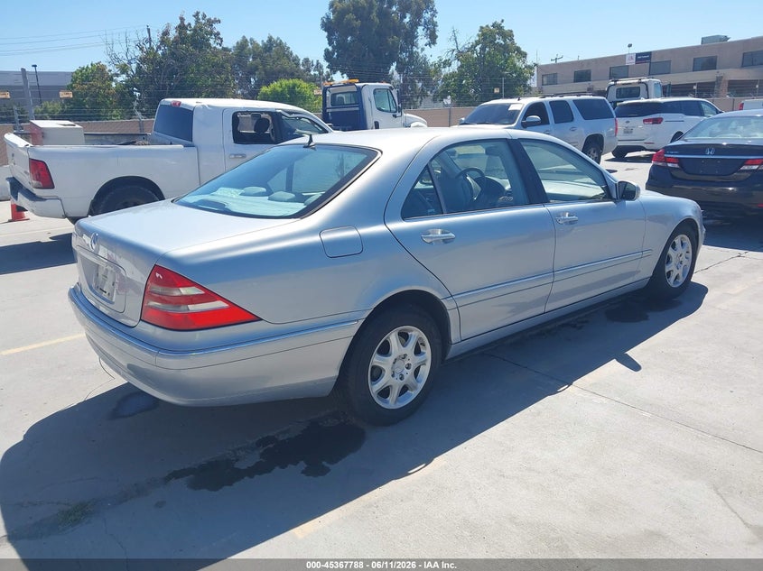 2000 Mercedes-benz S class VIN WDBNG75J9YA132271 IAAI salvage auction — NORMAL WEAR, Salvage (California), sold $400 on 2026-07-20 (photo 4)