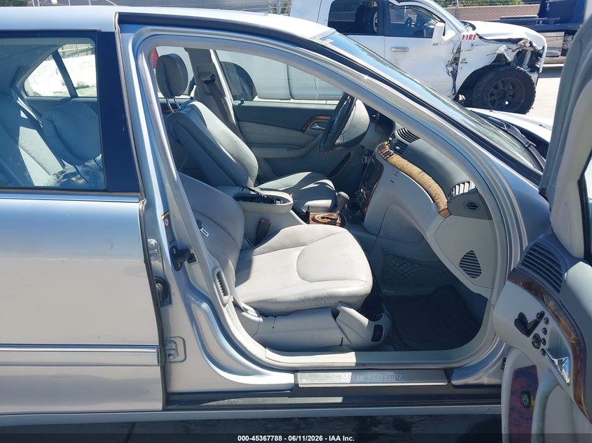 2000 Mercedes-benz S class VIN WDBNG75J9YA132271 IAAI salvage auction — NORMAL WEAR, Salvage (California), sold $400 on 2026-07-20 (photo 5)