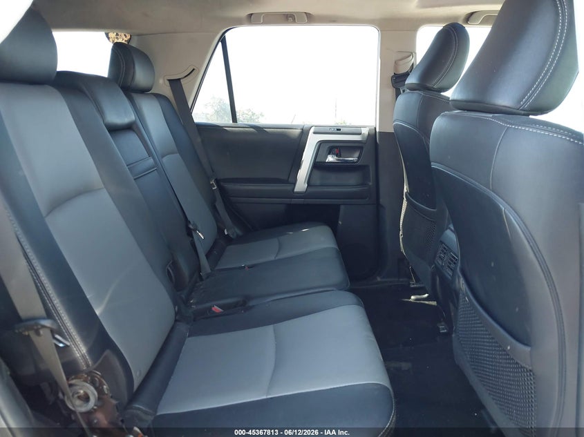 2022 Toyota 4runner VIN JTEFU5JR2N5263959 IAAI salvage auction — RIGHT SIDE, Salvage Title, sold $10,100 on 2026-07-29 (photo 8)