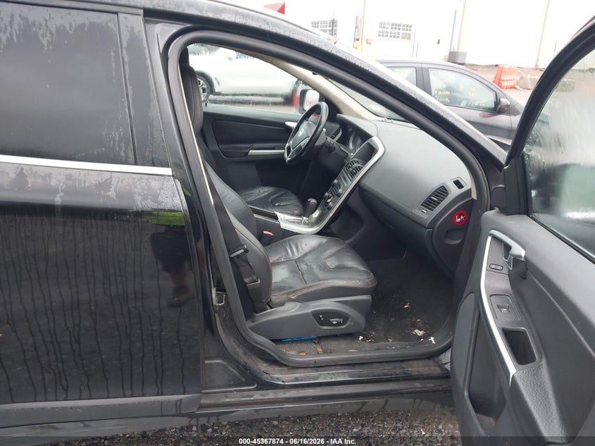 2011 Volvo Xc60 VIN YV4952DL6B2198838 IAAI salvage auction — NORMAL WEAR, Clear (Alabama), sold $225 on 2026-07-10 (photo 5)