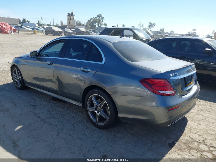 2018 Mercedes-benz VIN WDDZF4JB6JA325511 IAAI salvage auction — RIGHT FRONT, Salvage Title, sold $3,950 on 2026-07-29 (photo 3)