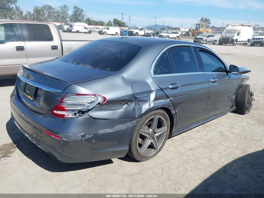 2018 Mercedes-benz VIN WDDZF4JB6JA325511 IAAI salvage auction — RIGHT FRONT, Salvage Title, sold $3,950 on 2026-07-29 (photo 4)