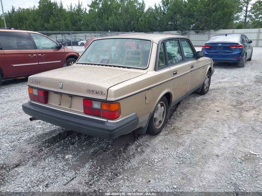 1990 Volvo 240 VIN YV1AA8841L1393541 IAAI salvage auction — NORMAL WEAR, Clear (Florida), sold $300 on 2026-08-06 (photo 4)