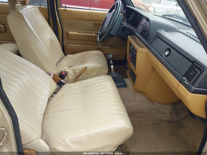 1990 Volvo 240 VIN YV1AA8841L1393541 IAAI salvage auction — NORMAL WEAR, Clear (Florida), sold $300 on 2026-08-06 (photo 5)