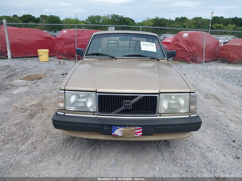 1990 Volvo 240 VIN YV1AA8841L1393541 IAAI salvage auction — NORMAL WEAR, Clear (Florida), sold $300 on 2026-08-06 (photo 6)