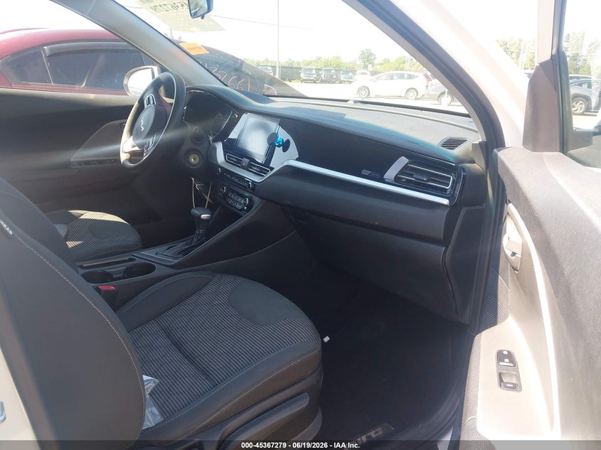 2022 Kia Niro VIN KNDCB3LC9N5535126 IAAI salvage auction — FRONT END, Salvage Title, sold $5,800 on 2026-07-17 (photo 5)