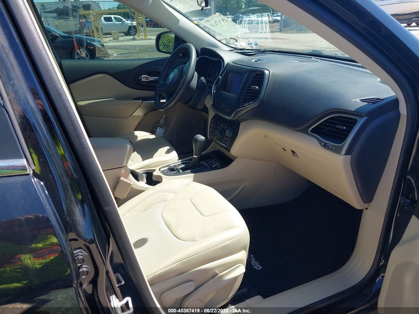 2019 Jeep Cherokee VIN 1C4PJLCB1KD147787 IAAI salvage auction — REAR END, Salvage Title, sold $2,200 on 2026-08-14 (photo 5)