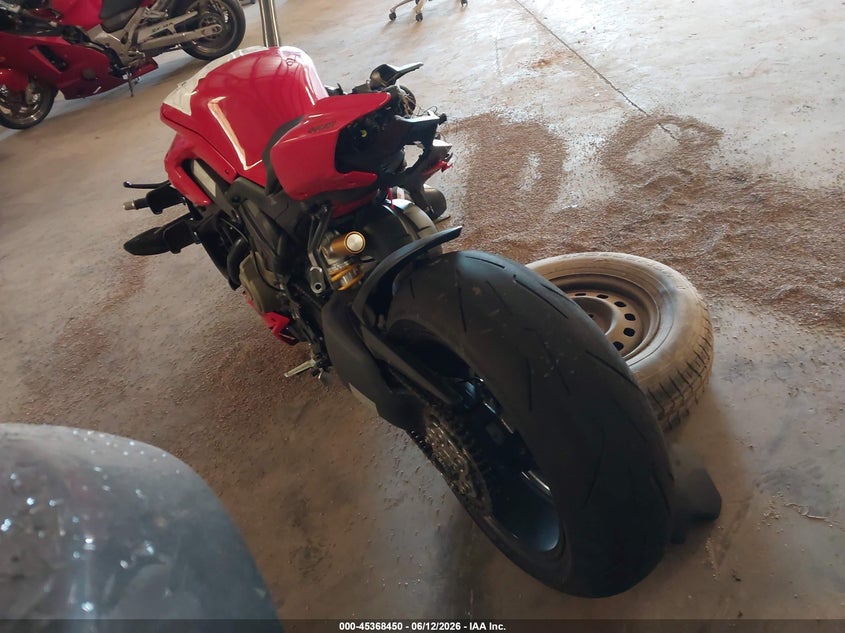 2024 Ducati Streetfighter VIN ZDMFAKWW5RB009152 IAAI salvage auction — FRONT & REAR, Salvage Title, sold $1,550 on 2026-08-11 (photo 3)