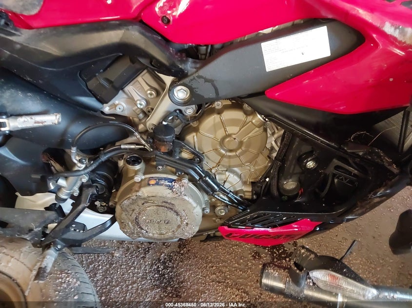 2024 Ducati Streetfighter VIN ZDMFAKWW5RB009152 IAAI salvage auction — FRONT & REAR, Salvage Title, sold $1,550 on 2026-08-11 (photo 8)