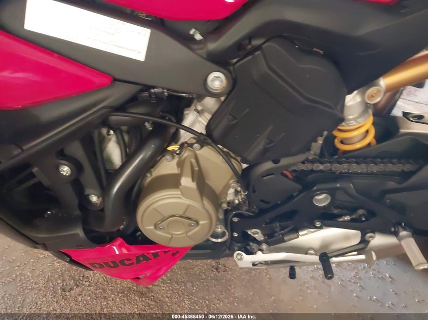 2024 Ducati Streetfighter VIN ZDMFAKWW5RB009152 IAAI salvage auction — FRONT & REAR, Salvage Title, sold $1,550 on 2026-08-11 (photo 9)