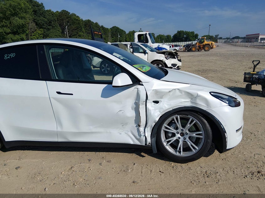 2023 Tesla Model y VIN 7SAYGDEE7PA024656 IAAI salvage auction — RIGHT SIDE, Wait Title, sold $15,725 on 2026-08-28 (photo 6)